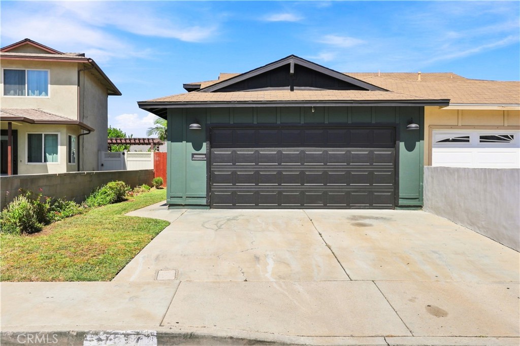 17527 Harwick Court Property Photo 3