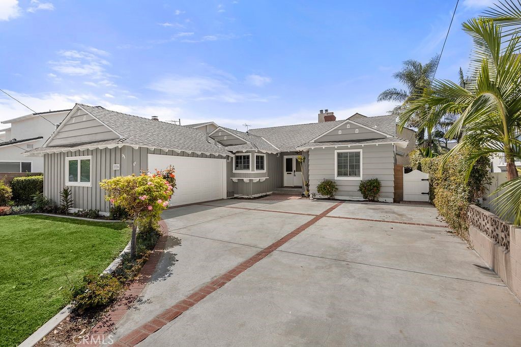 2226 250th Property Photo 3