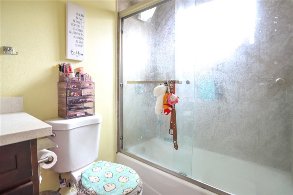 11239 Bowles Avenue Property Photo 5