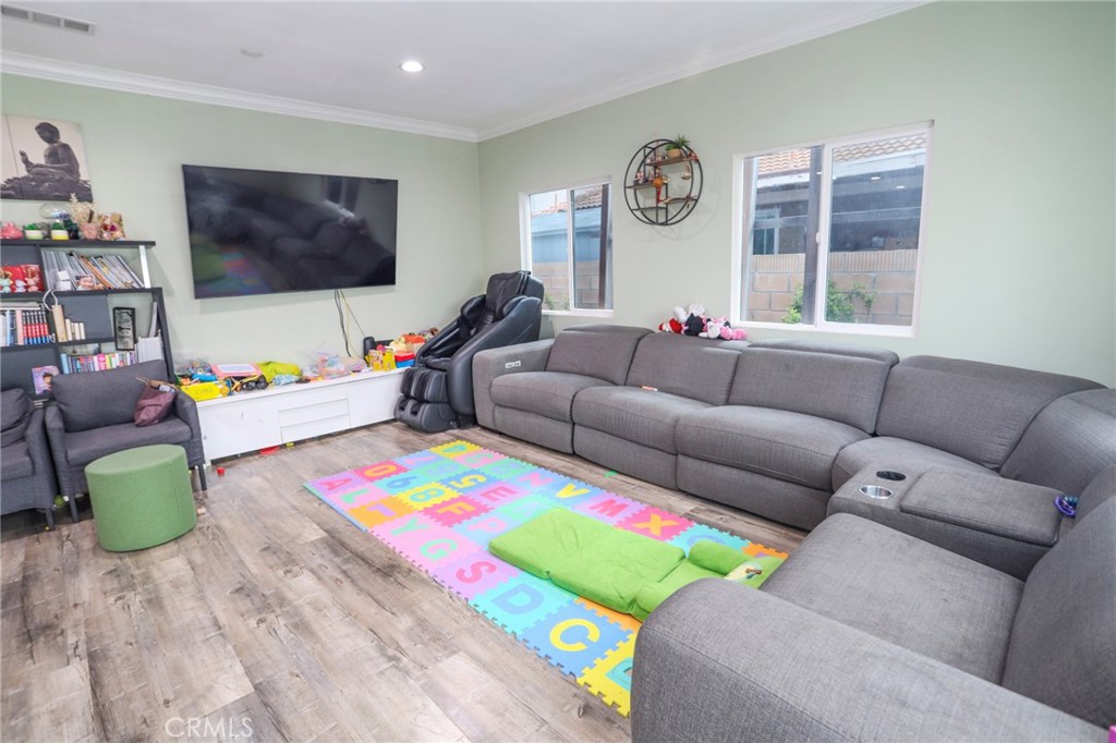 11239 Bowles Avenue Property Photo 11