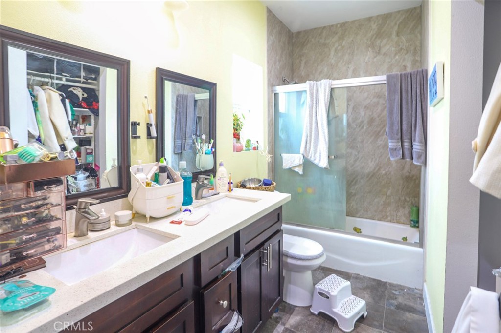 11239 Bowles Avenue Property Photo 12