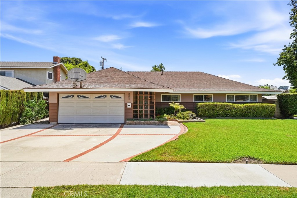 1544 E Riverview Property Photo 3