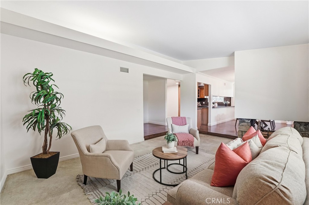 1544 E Riverview Property Photo 7