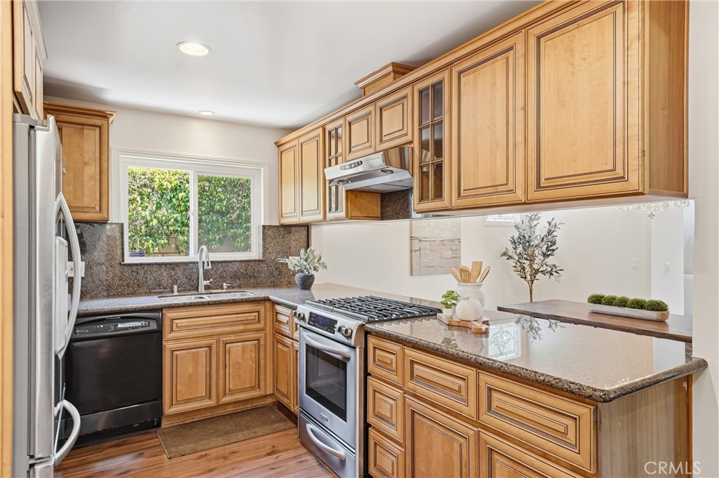 1544 E Riverview Property Photo 8