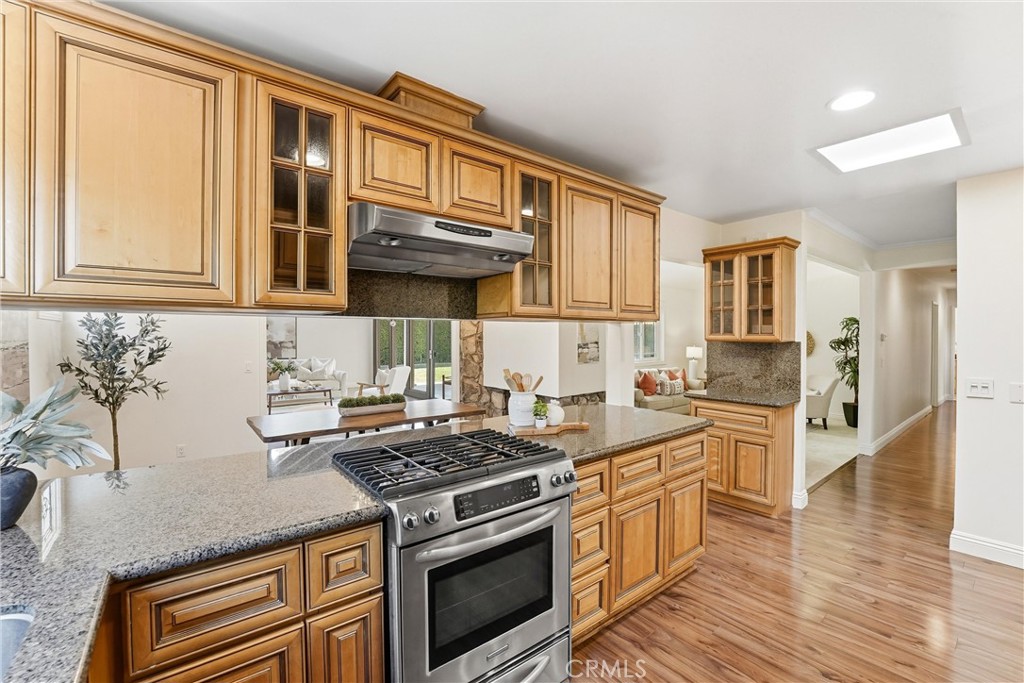 1544 E Riverview Property Photo 10