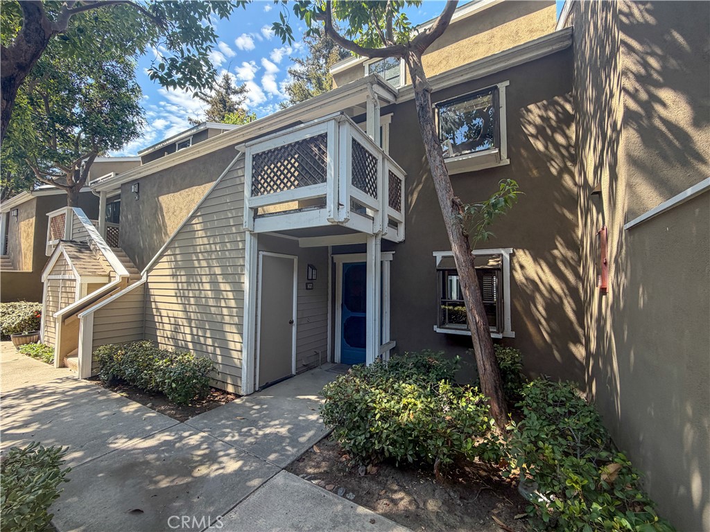 700 E Lake 67