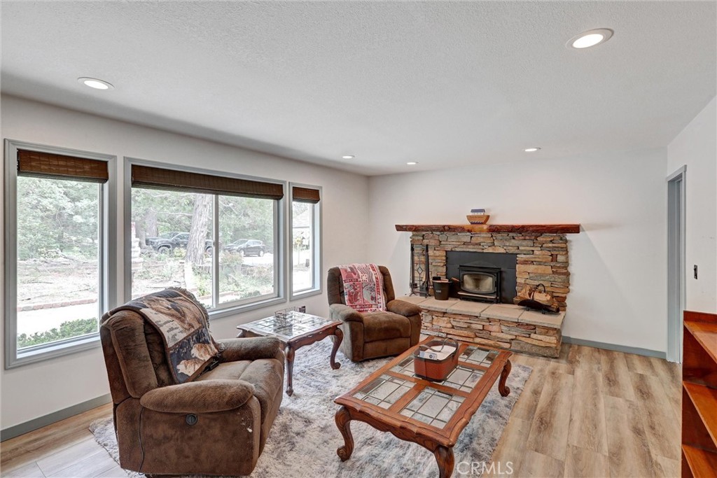 30396 Live Oak Drive Property Photo 4