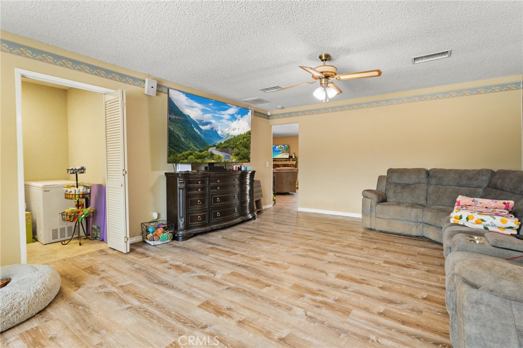 15158 Willow Property Photo 5
