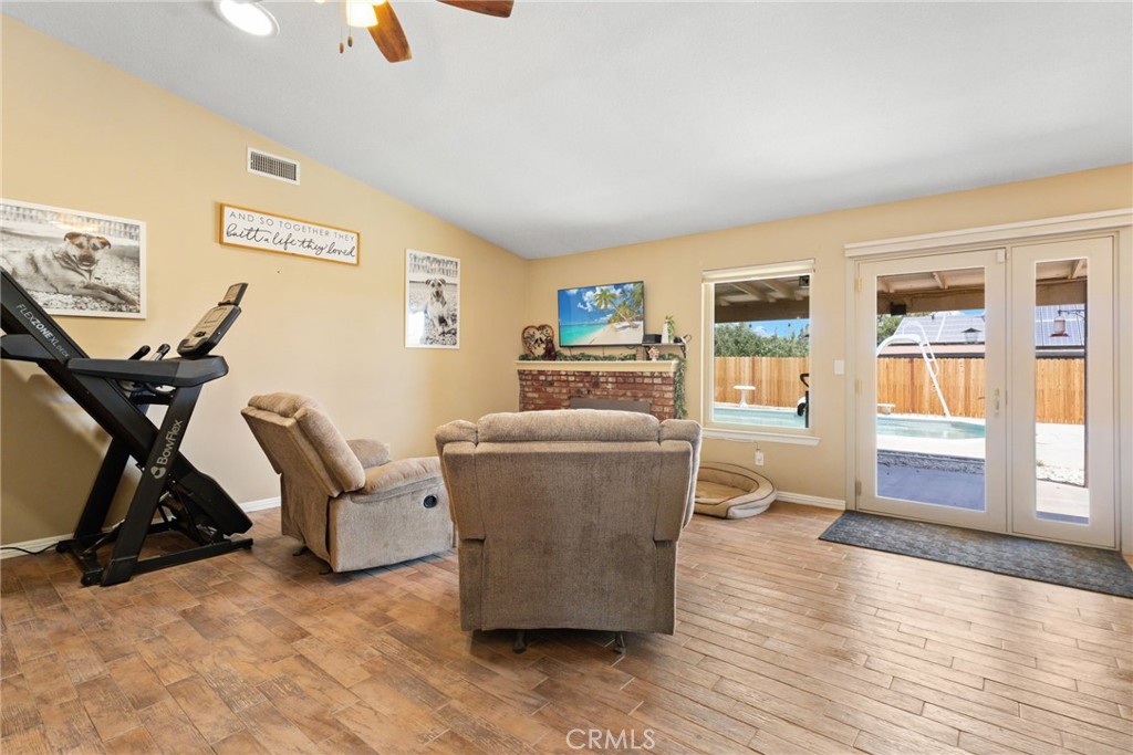 15158 Willow Property Photo 7