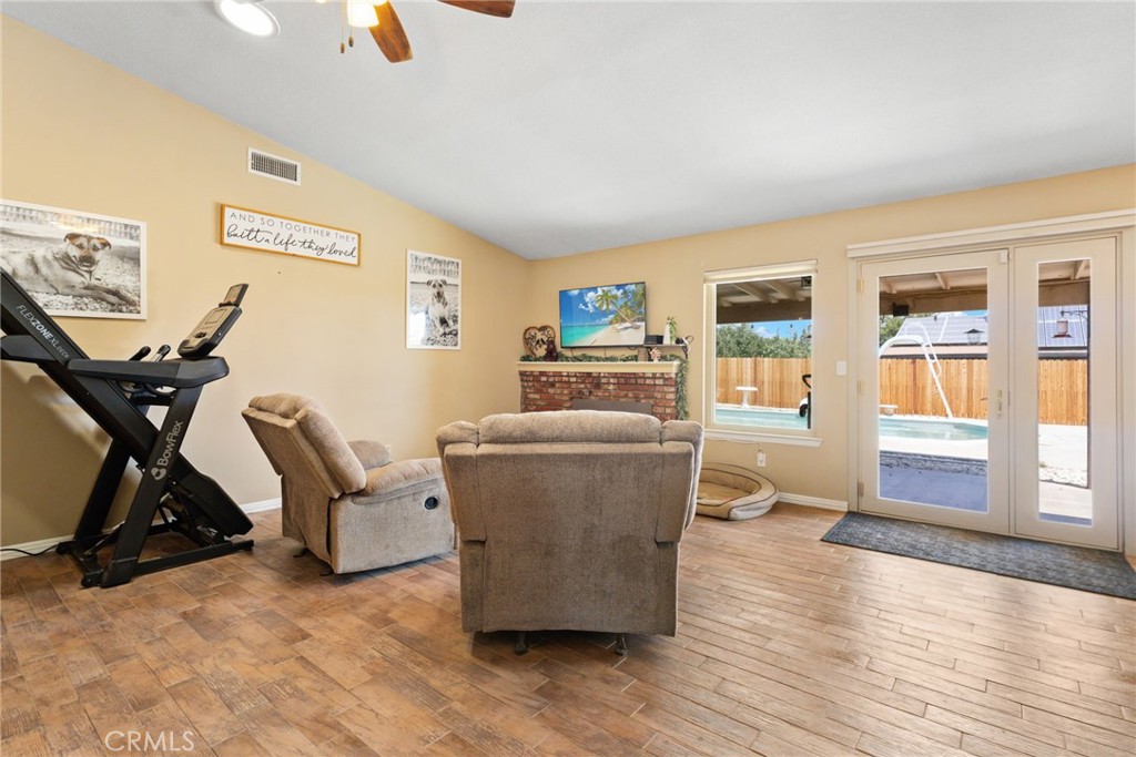 15158 Willow Property Photo 7