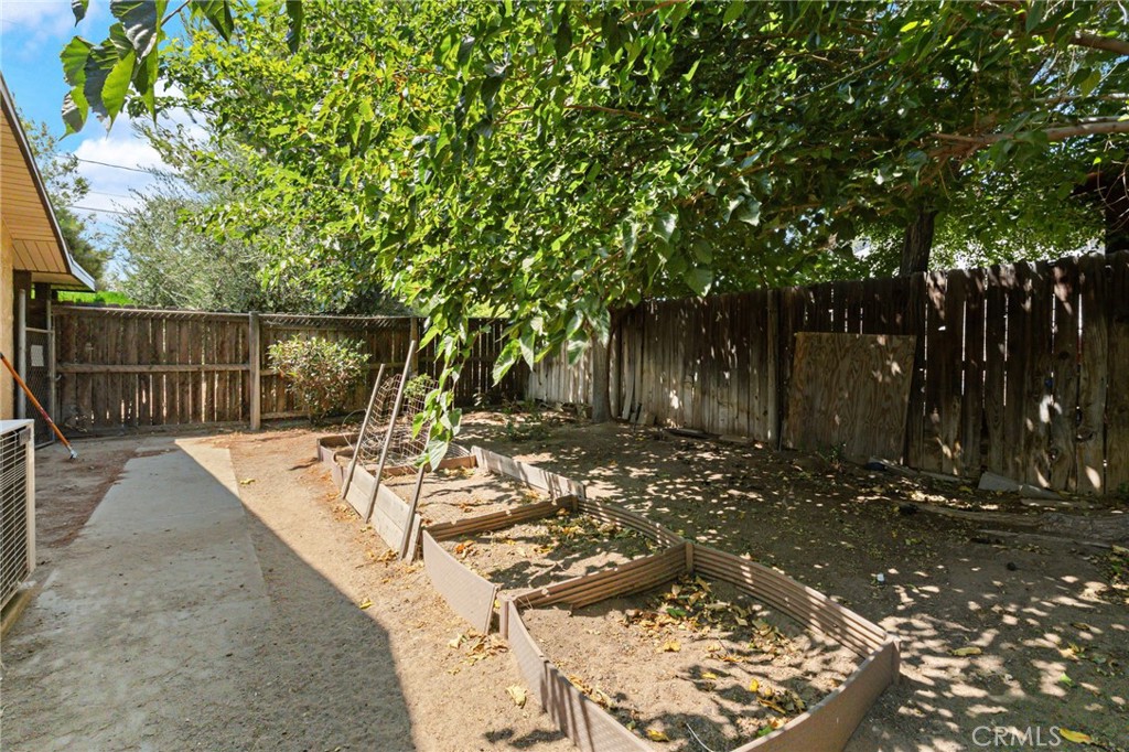 15158 Willow Property Photo 37