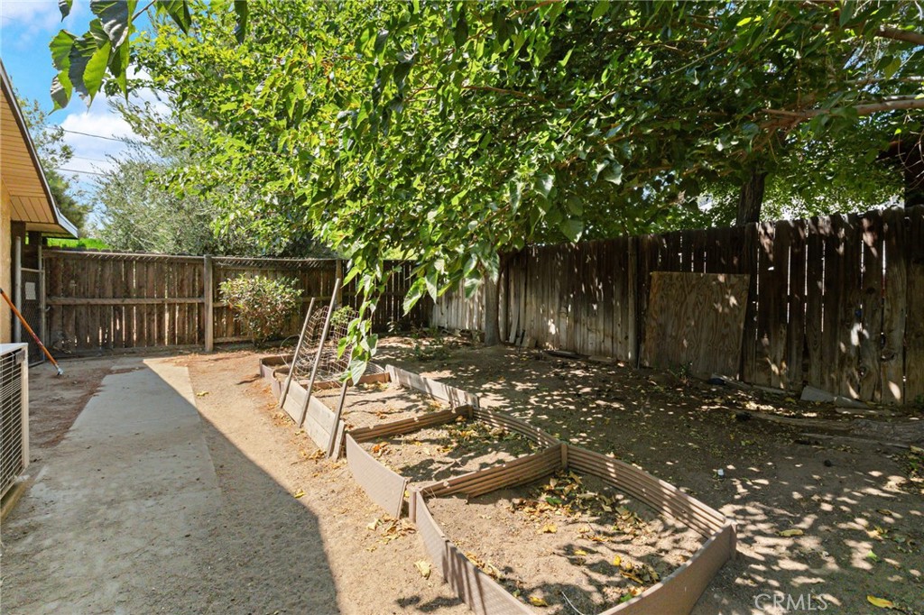 15158 Willow Property Photo 37