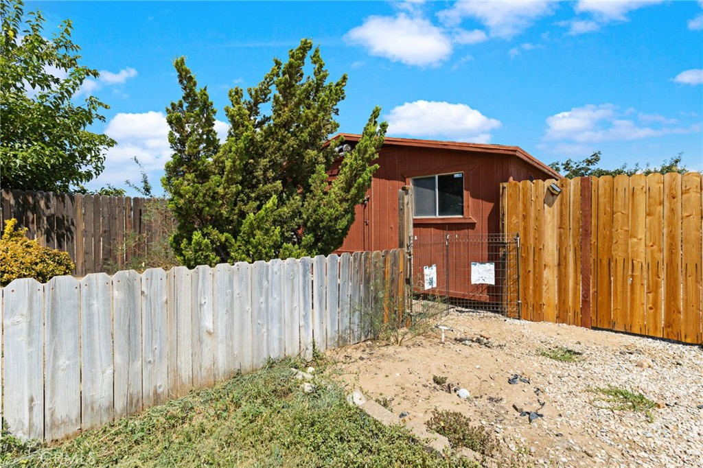 15158 Willow Property Photo 38