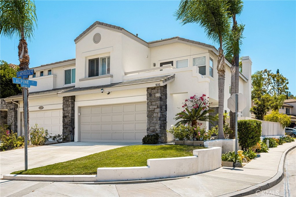 935 S Flintridge