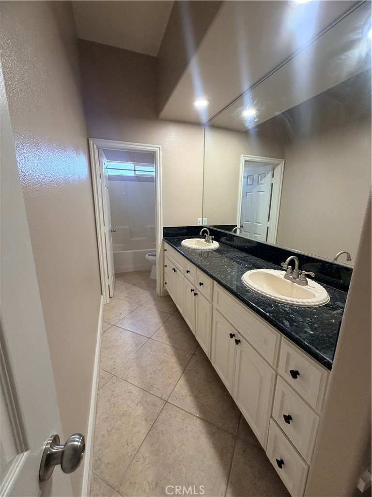 48923 Taos Property Photo 2