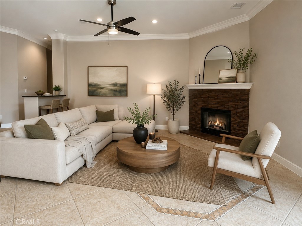 48923 Taos Property Photo 3