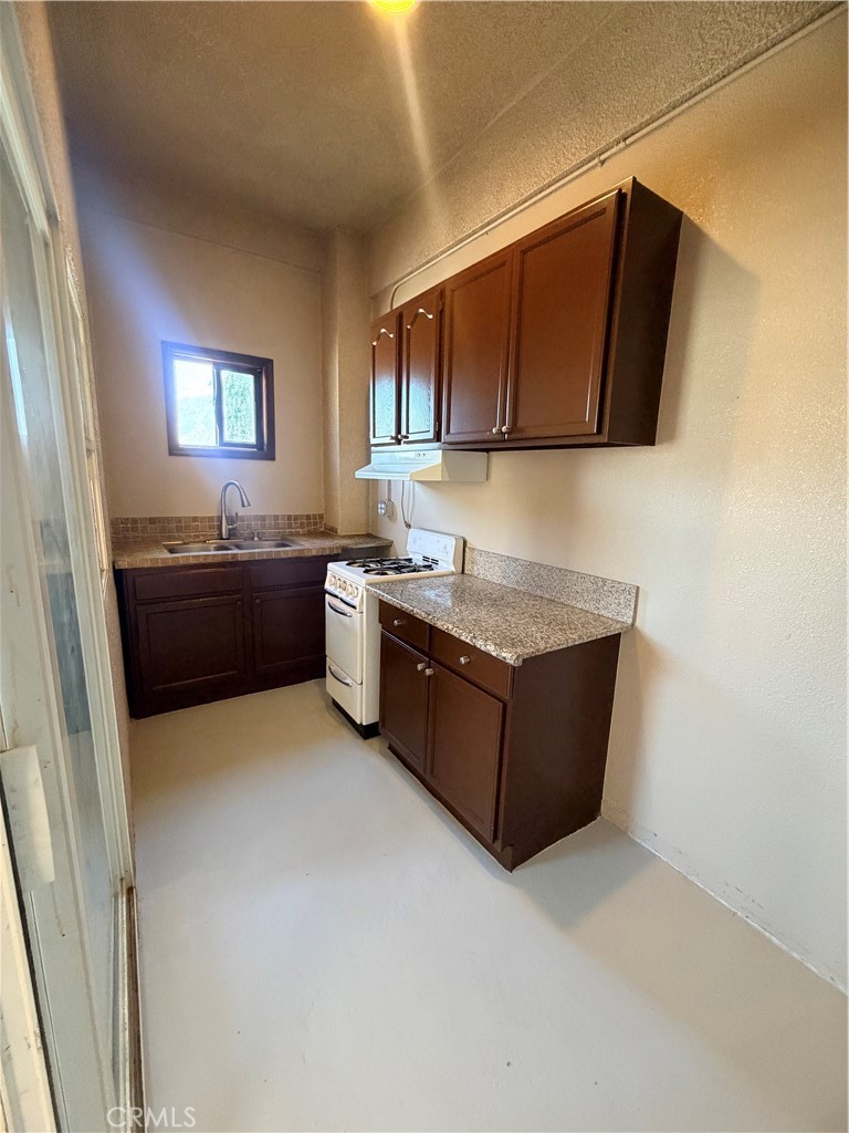 48923 Taos Property Photo 15