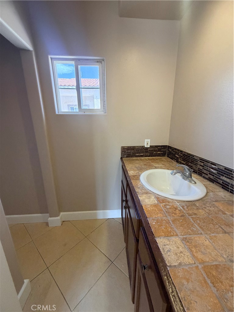 48923 Taos Property Photo 17