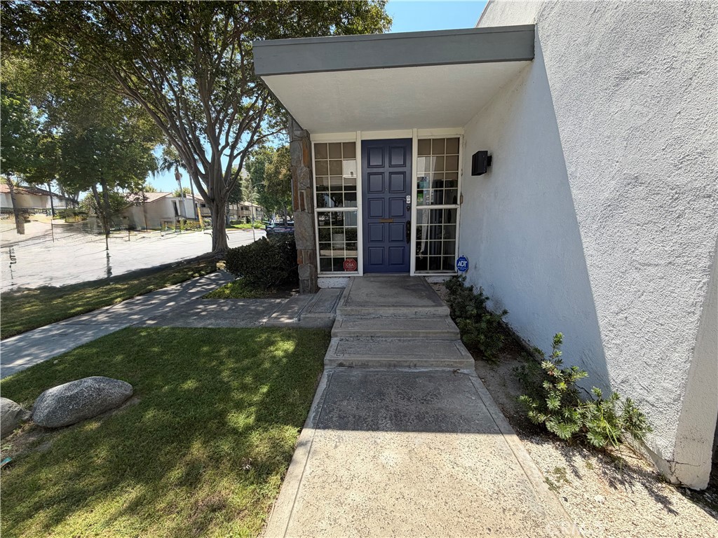 1731 W Romneya Drive Property Photo 4