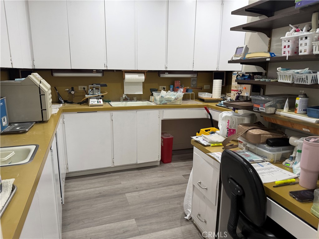 1731 W Romneya Drive Property Photo 14