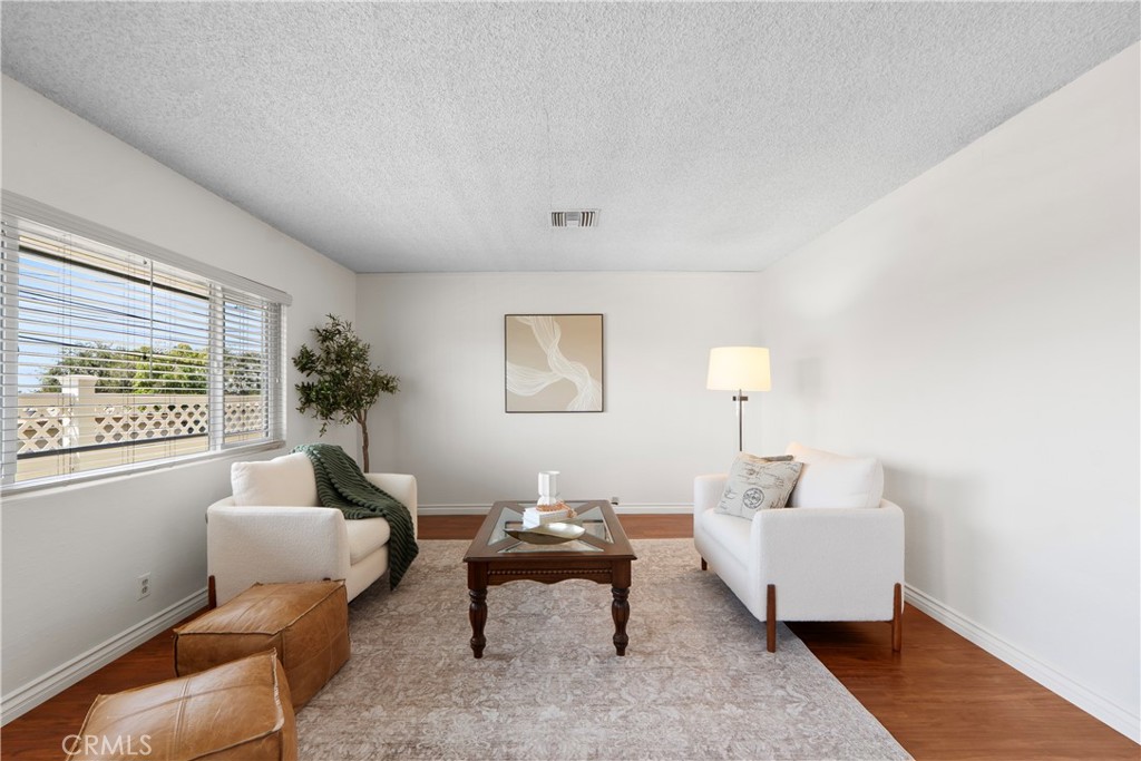 1612 W Brookdale Place Property Photo 10