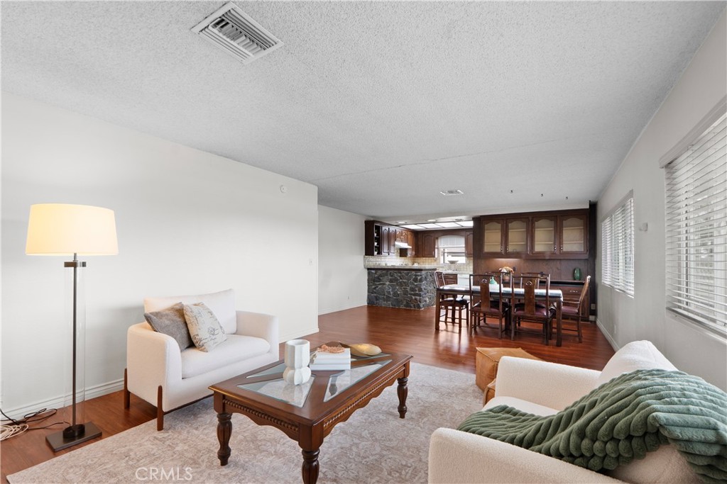 1612 W Brookdale Place Property Photo 11