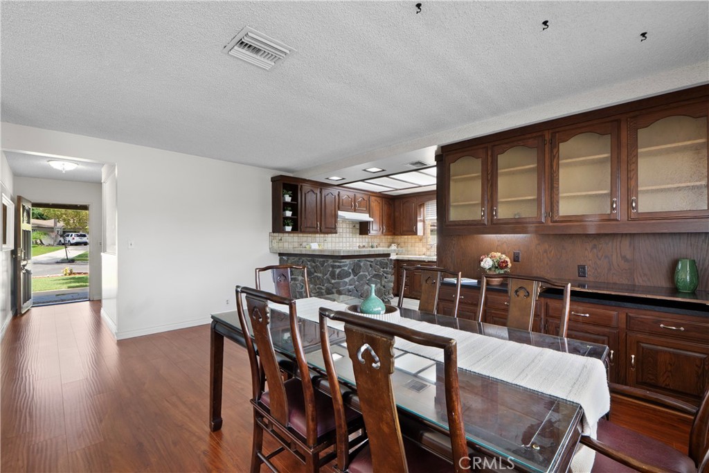1612 W Brookdale Place Property Photo 12