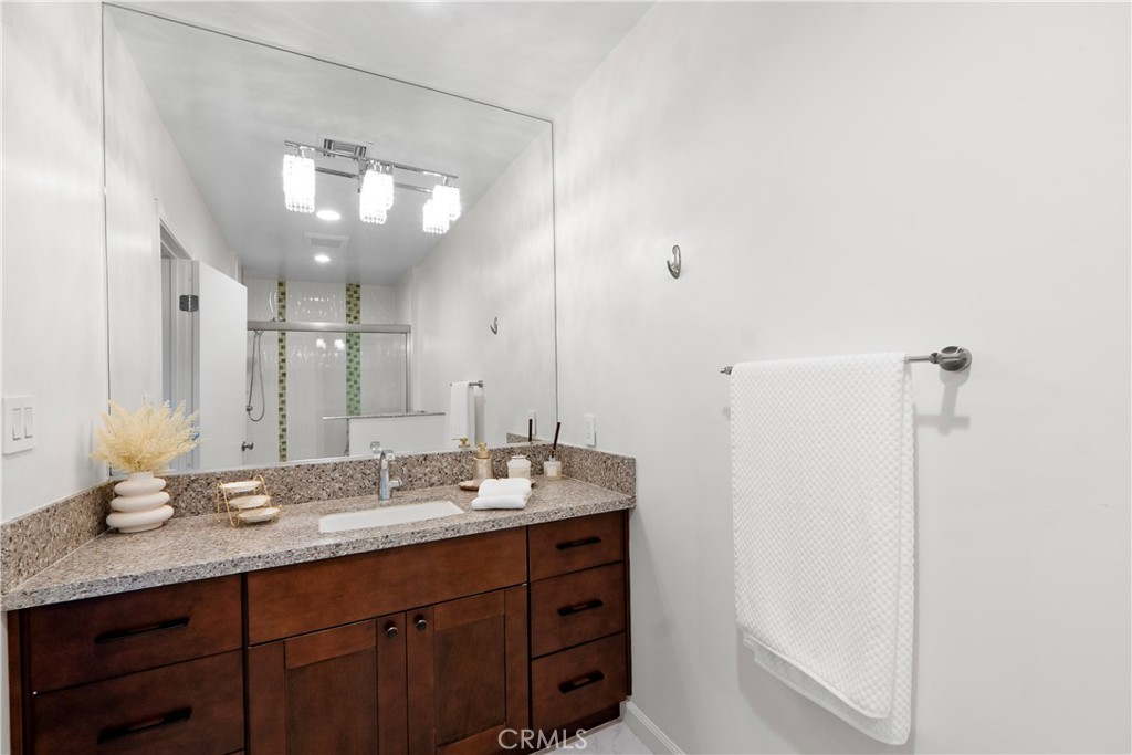 1612 W Brookdale Place Property Photo 18