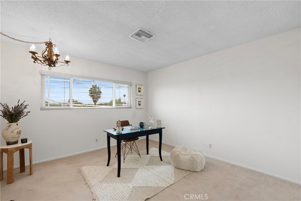 1612 W Brookdale Place Property Photo 22