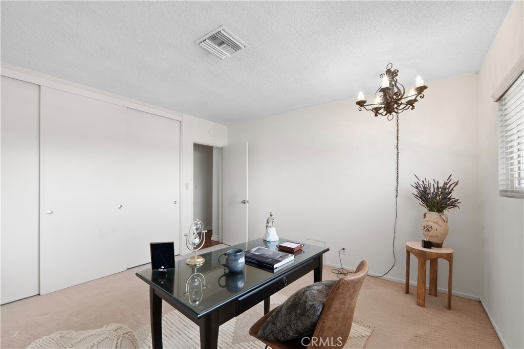 1612 W Brookdale Place Property Photo 23