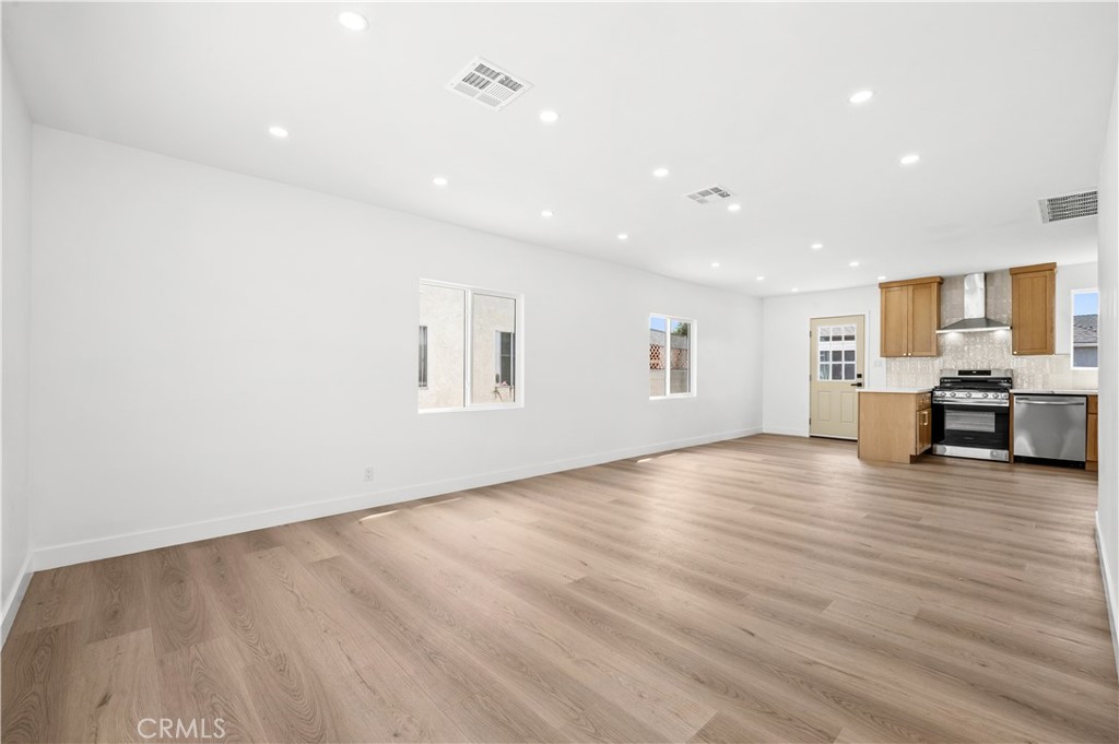 15307 Jersey Ave Property Photo 5
