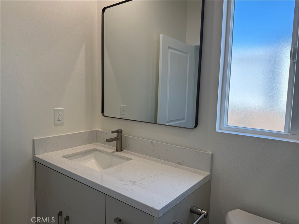 2843 E Alden Pl B Property Photo 4