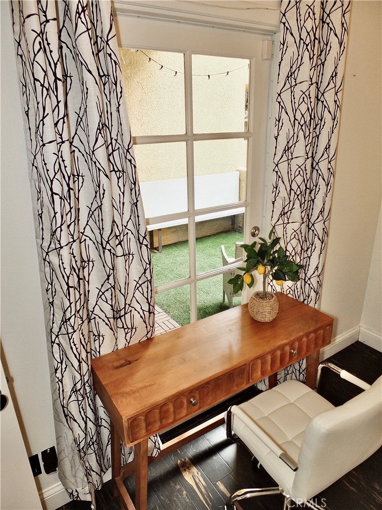 16912 Sims 103 Property Photo 40