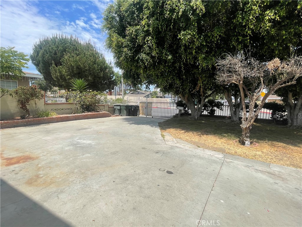 12262 Orangewood Property Photo 4
