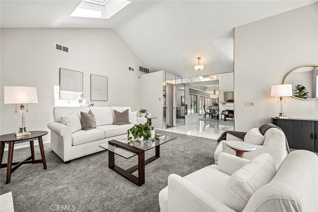 201 Barcelona Property Photo 9