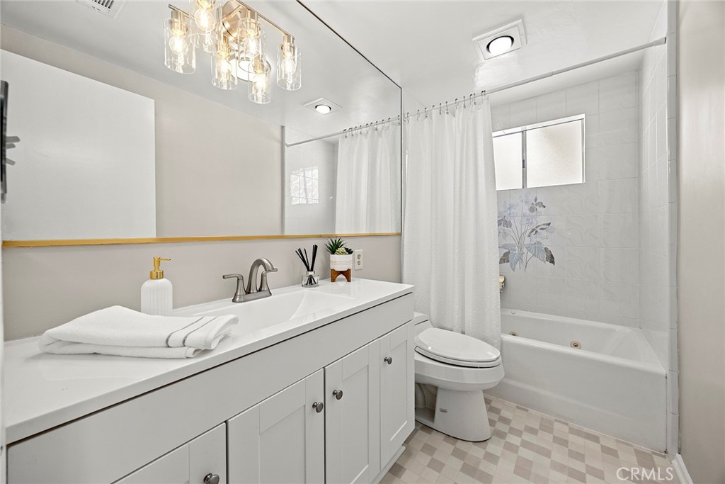 201 Barcelona Property Photo 32