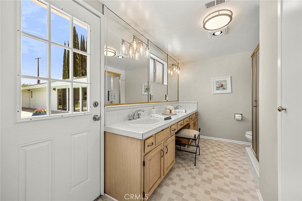 201 Barcelona Property Photo 38