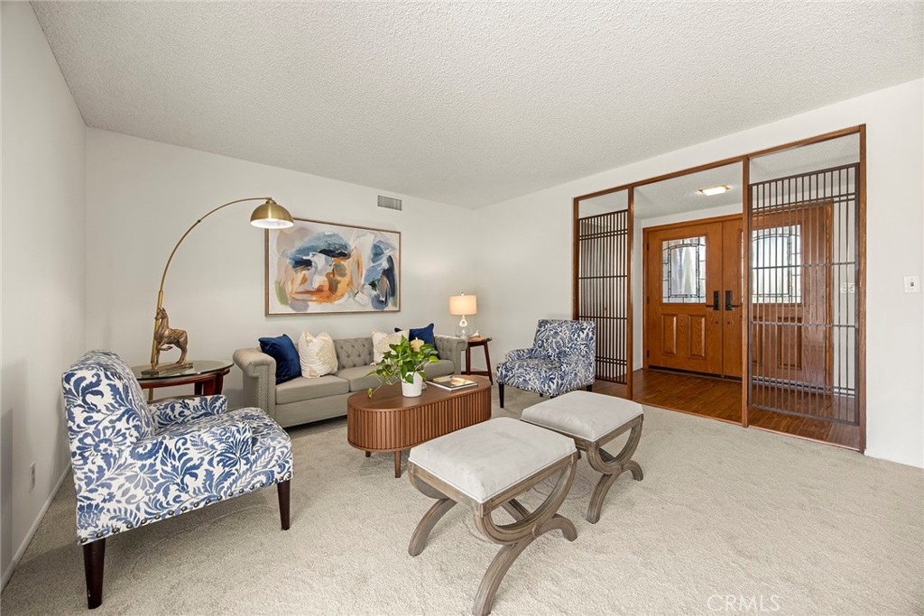 1034 Verona Property Photo 8