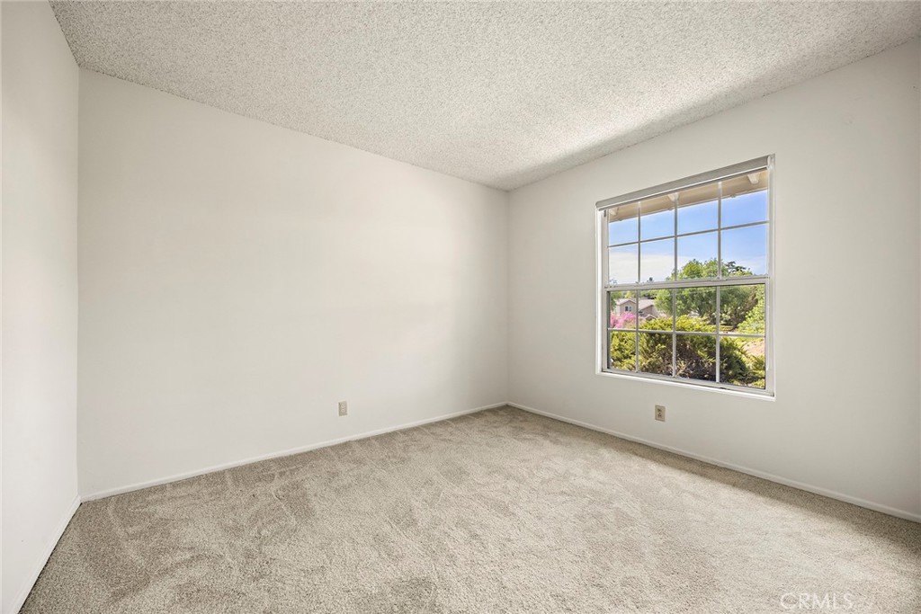 1034 Verona Property Photo 31