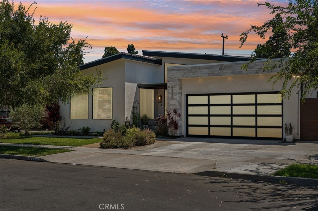 6840 E 10th Street Property Photo 1