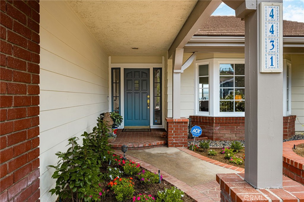 4431 E Olive Branch Property Photo 6