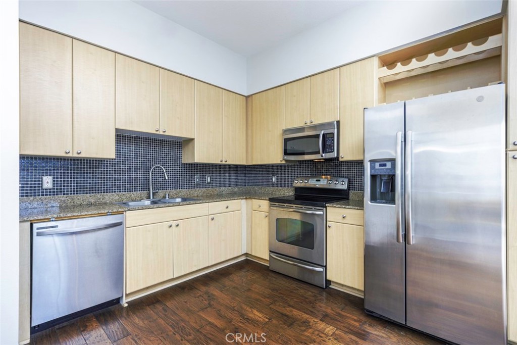 388 E Ocean Boulevard 1415 Property Photo 2