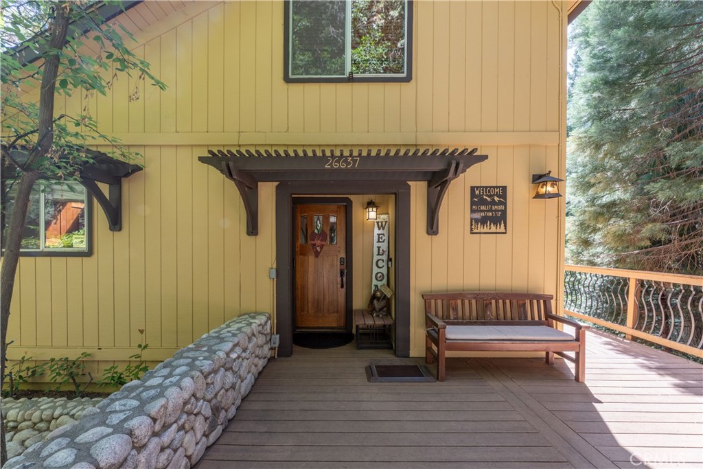 26637 Lake Forest Drive Property Photo 4