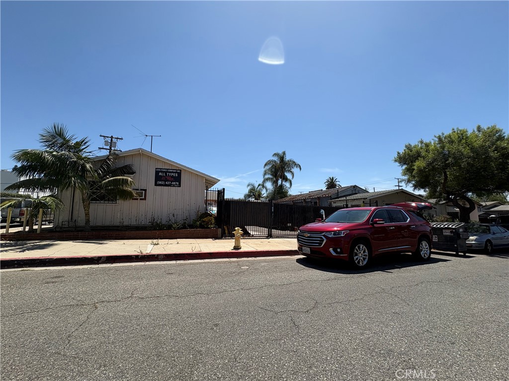 1024 E Nevada Street Property Photo 3