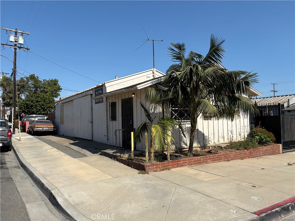 1024 E Nevada Street Property Photo 6