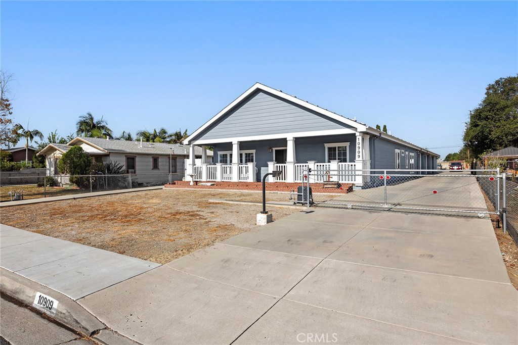 10909 Leland Ave Property Photo 2