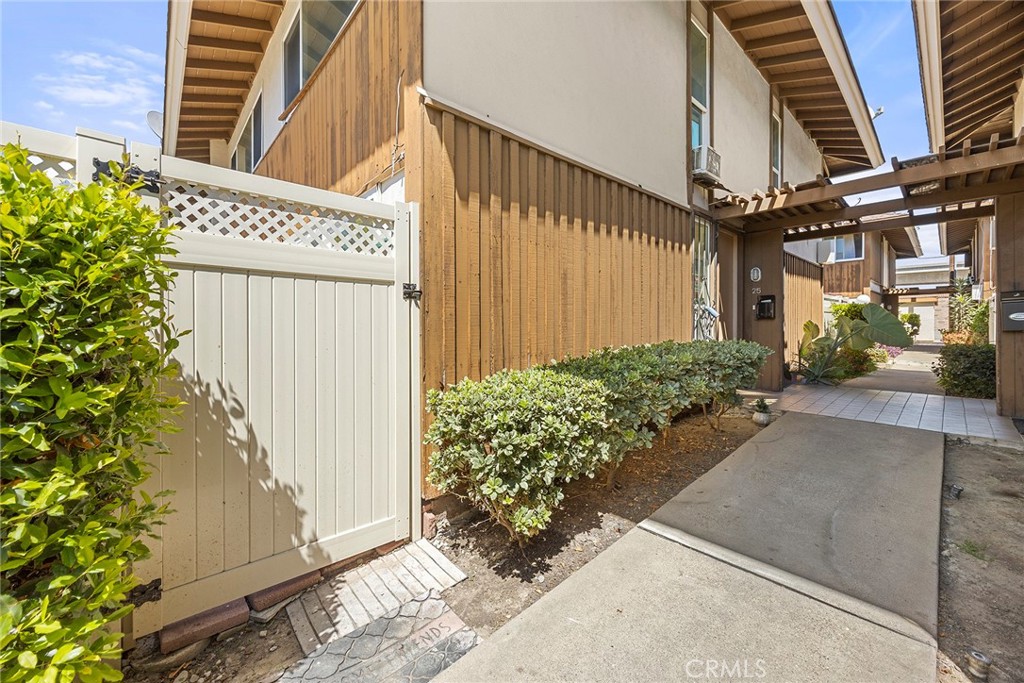 15500 Tustin Village 25 Property Photo 1