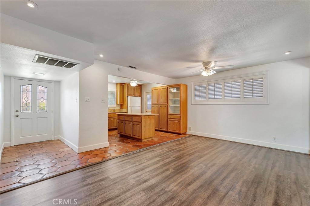 3464 Iroquois Property Photo 3