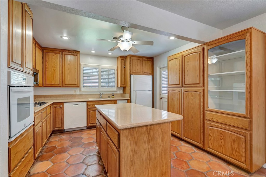 3464 Iroquois Property Photo 7