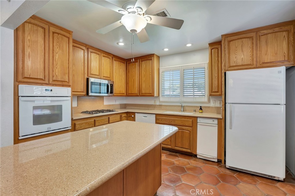3464 Iroquois Property Photo 8